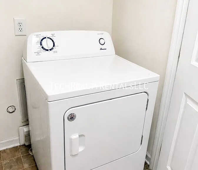 913 Tiger Ln #1 — Photo 19