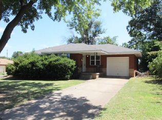 208 E Pratt Dr, Midwest City, OK 73110
