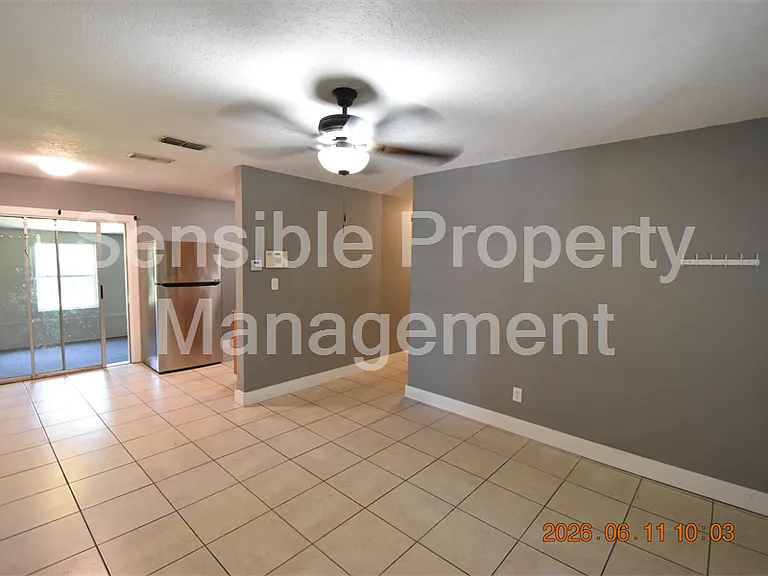 1906 E Bougainvillea Ave — Photo 3