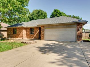 3545 W Roxbury St, Springfield, MO 65807