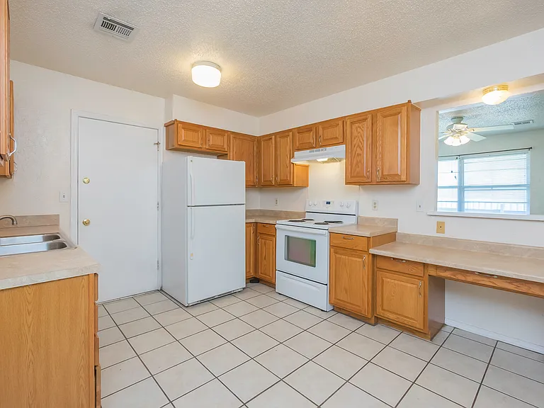 1302 Sequoyah Ave — Photo 13