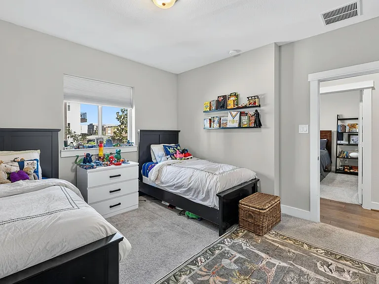 1423 Biondo Way — Photo 40