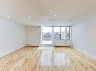 1011 Dufferin St #301, Toronto, ON M6H 4B5