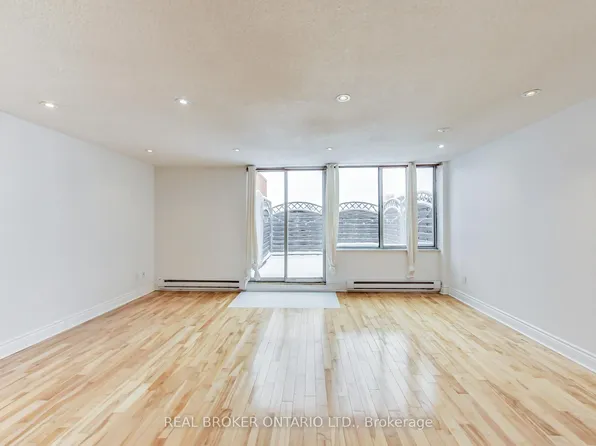 1011 Dufferin St #301, Toronto, ON M6H 4B5