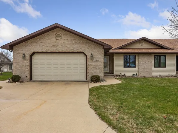 23800 Gombert Dr, Anamosa, IA 52205
