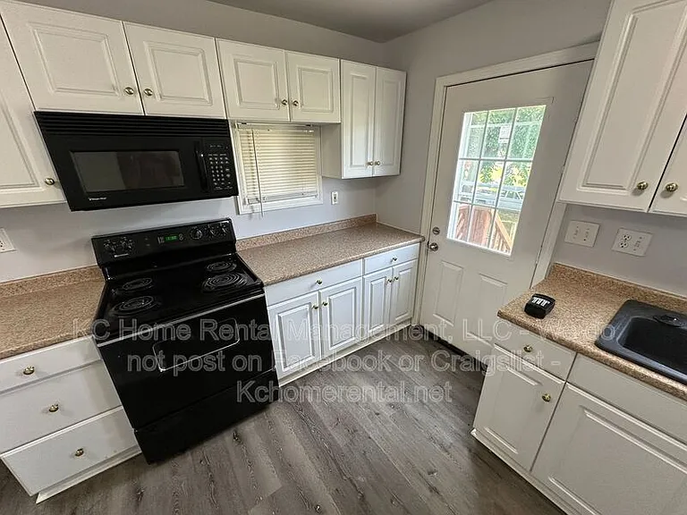 4116 Springfield St — Photo 9
