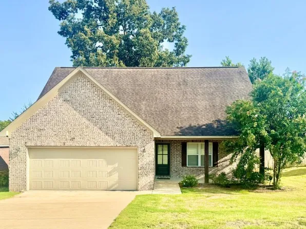 235 Forest Glen Dr, Oxford, MS 38655