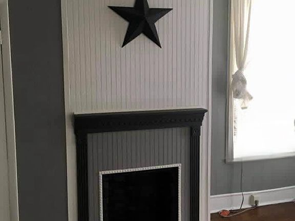 3rd image of 1026 E Main St APT 1
