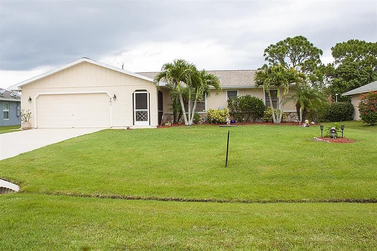 1st image of 861 SE Starflower Ave