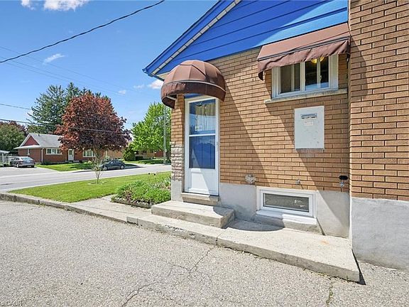 3rd image of 190 Vanier Dr