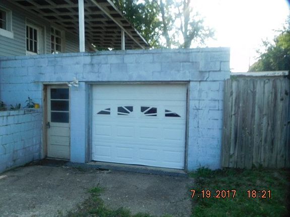 3rd image of 45 Oak St