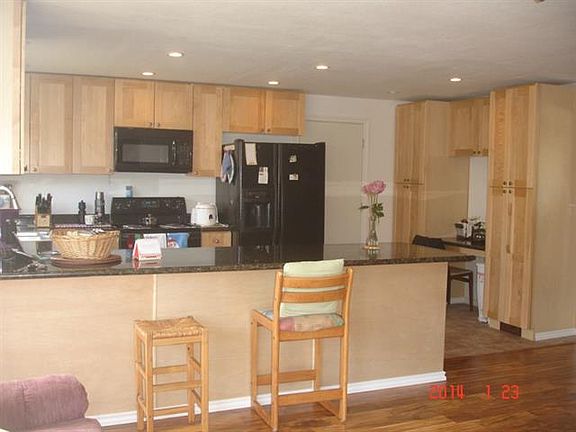 5th image of 306 B St SW