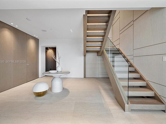 3rd image of 1100 Biscayne Blvd Unit 3906