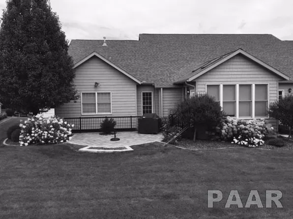 2320 W Chandler Ct, Peoria, IL 61615