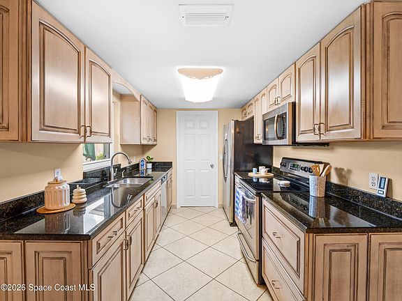 3rd image of 2405 Lisa Ln