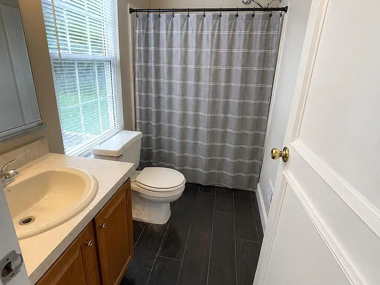 612 Mews Dr — Photo 13
