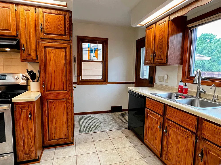 228 W Lexington Blvd — Photo 12