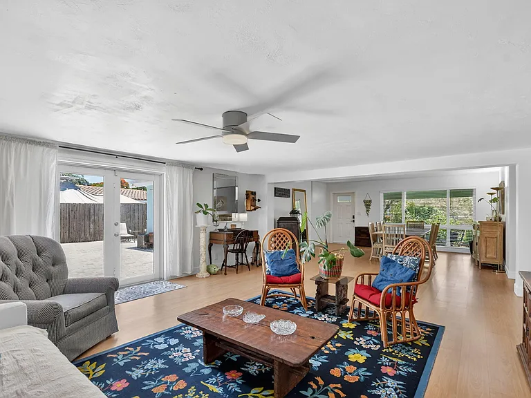 807 SW 3rd St — Photo 14