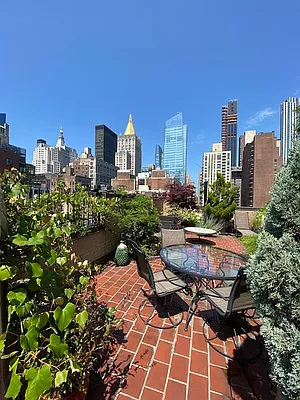 Sold by Compass | media 21