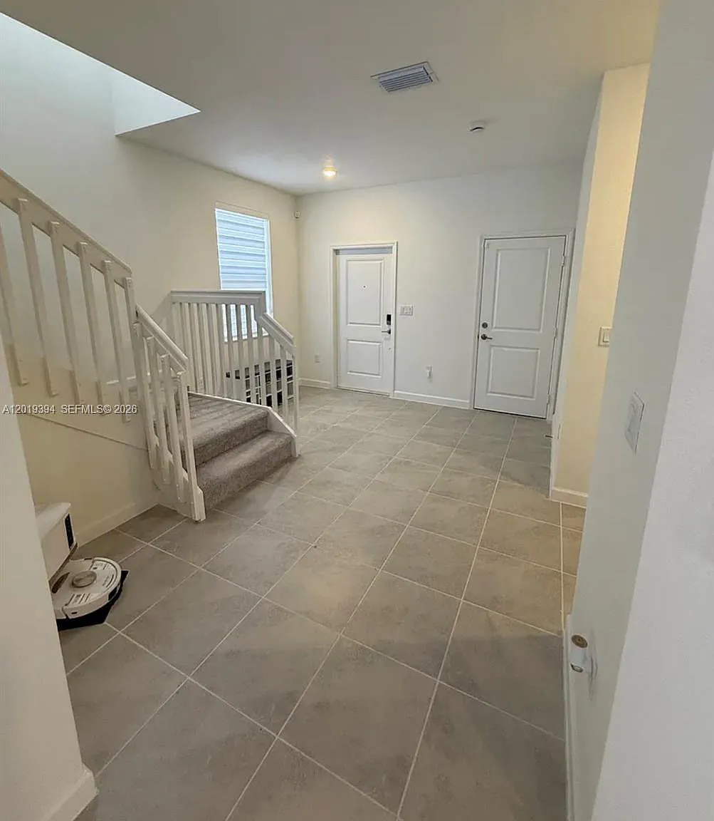 3 bed, 2.5 bath, $2,999 — Photo 4