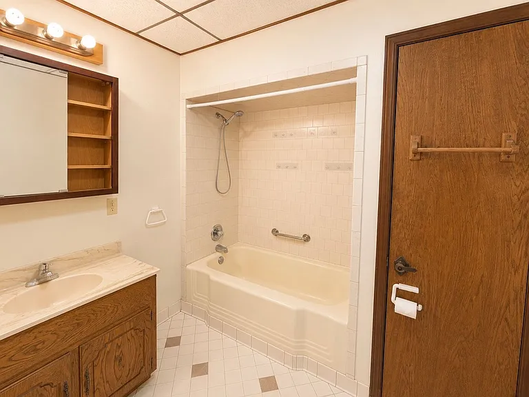 501 N Main St #5 — Photo 10