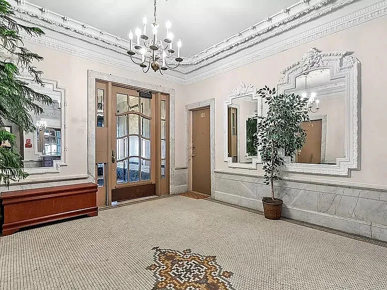 548 Orange St #407 — Photo 4