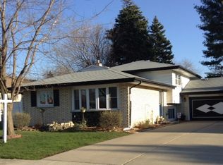 6205 W 90th Pl, Oak Lawn, IL