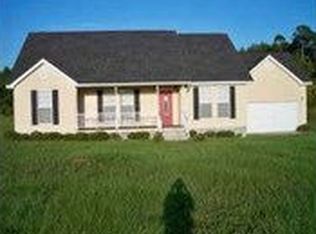18 Pelican Cove Rd, Hazlehurst, GA 31539