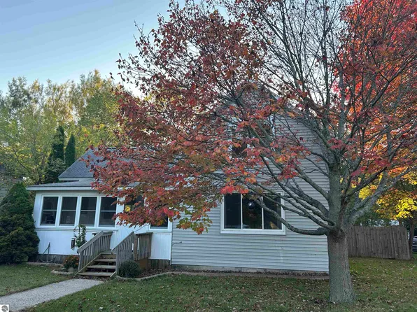 203 Adams St, East Tawas, MI 48730