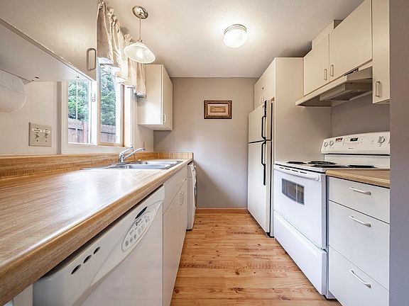 Kitchen Abigail's Cottage Ashland Oregon