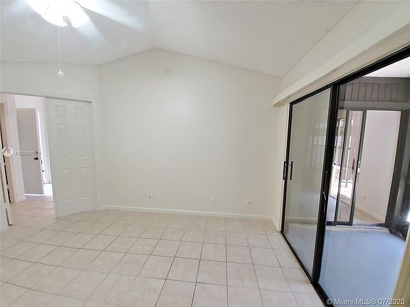 5th image of 102 Via De Casas Norte #102