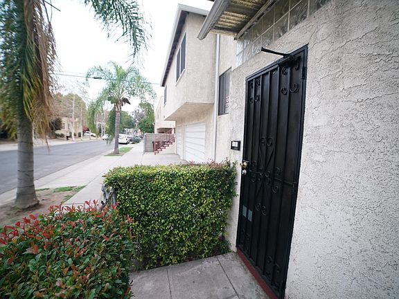 2nd image of 860 N Vista St APT A