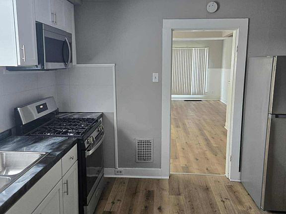 4th image of 2815 S Harrison St