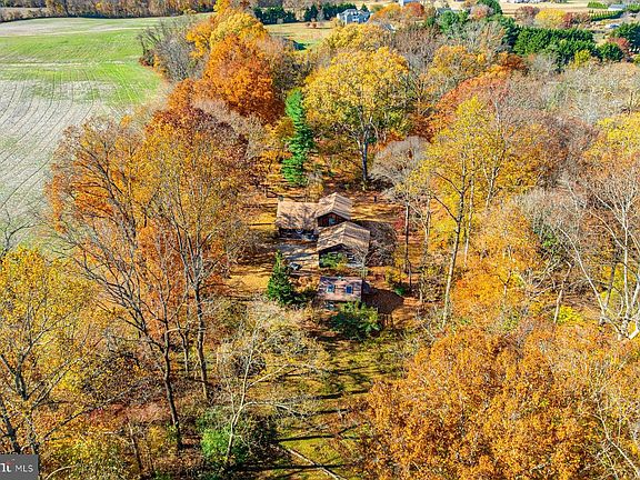 2nd image of 5742 Brooks Woods Rd