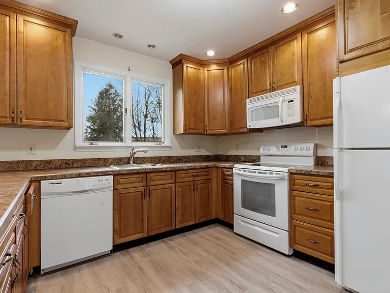 1751 Route 6 #B — Photo 4