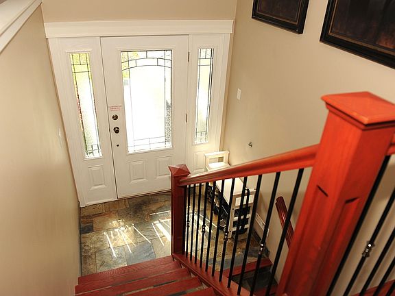 3rd image of 21159 Douglas Ave