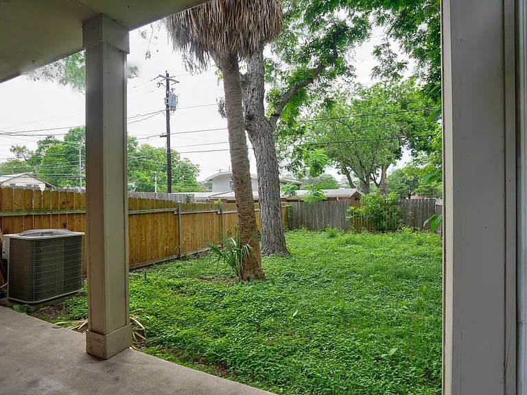 4502 Avenue B #B — Photo 28
