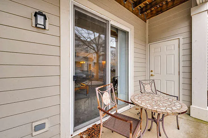 One Bedroom Porch