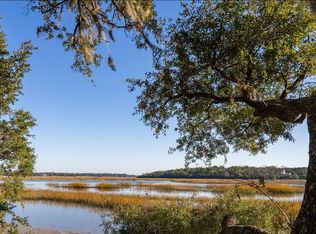 125 Dataw Dr, Saint Helena Island, SC 29920