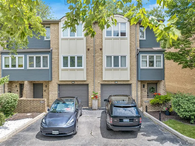 3949 Riverside Dr E #14 — Photo 1