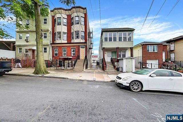 1st image of 54 Davenport Ave