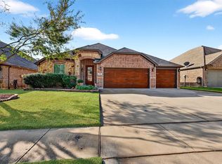 289 Hilltop Dr, Justin, TX 76247