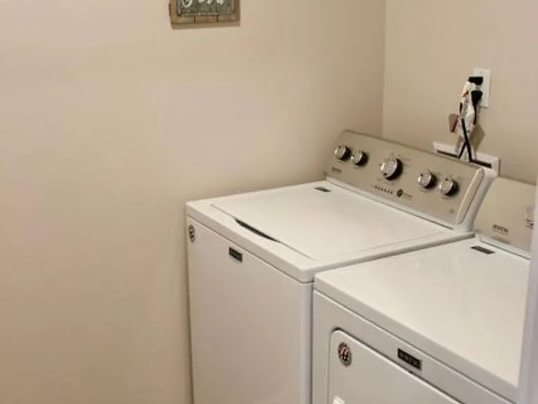 173 E Fiddlers Canyon Rd #60 — Photo 28