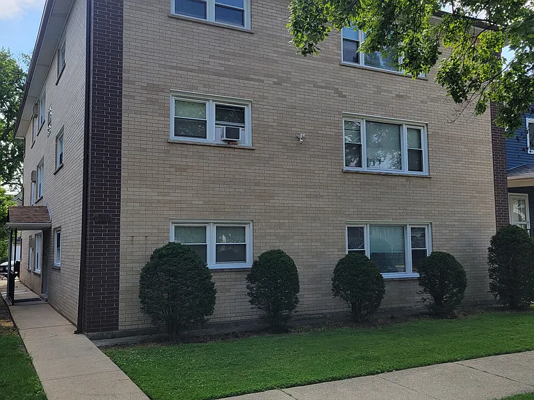 516 Circle Ave #8 — Photo 1