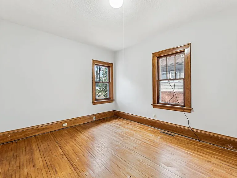 5009 Upton Ave S — Photo 10