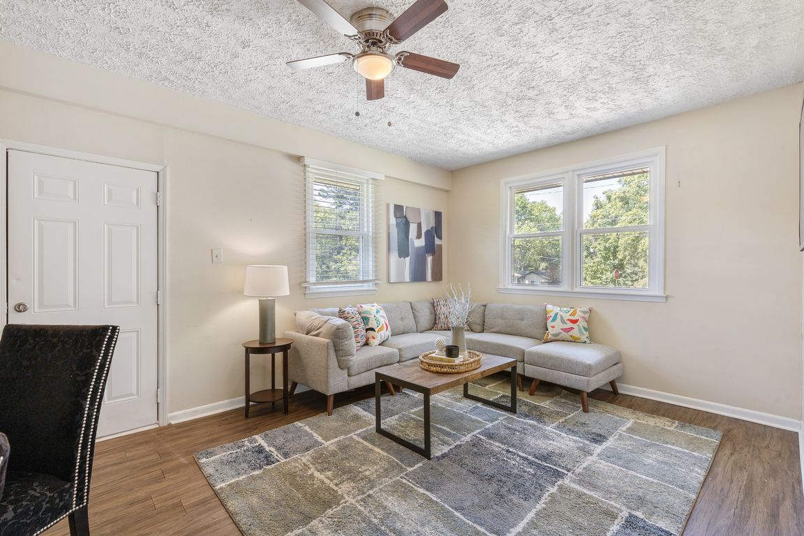 next background image