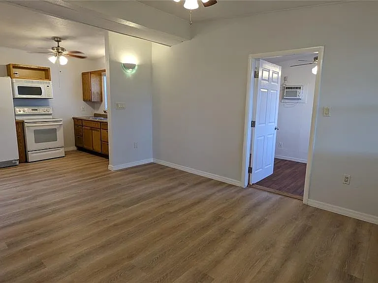 3108 Whiting Ln — Photo 11