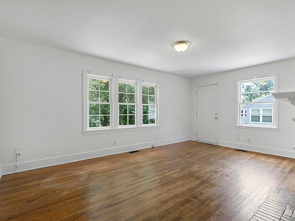 3rd image of 105 Arlo Ct