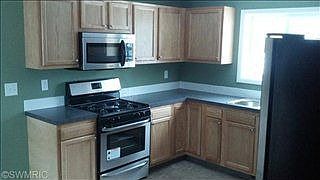 4th image of 923 Orange St