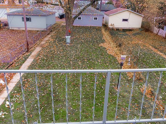 3rd image of 6250 N Sayre Ave #2